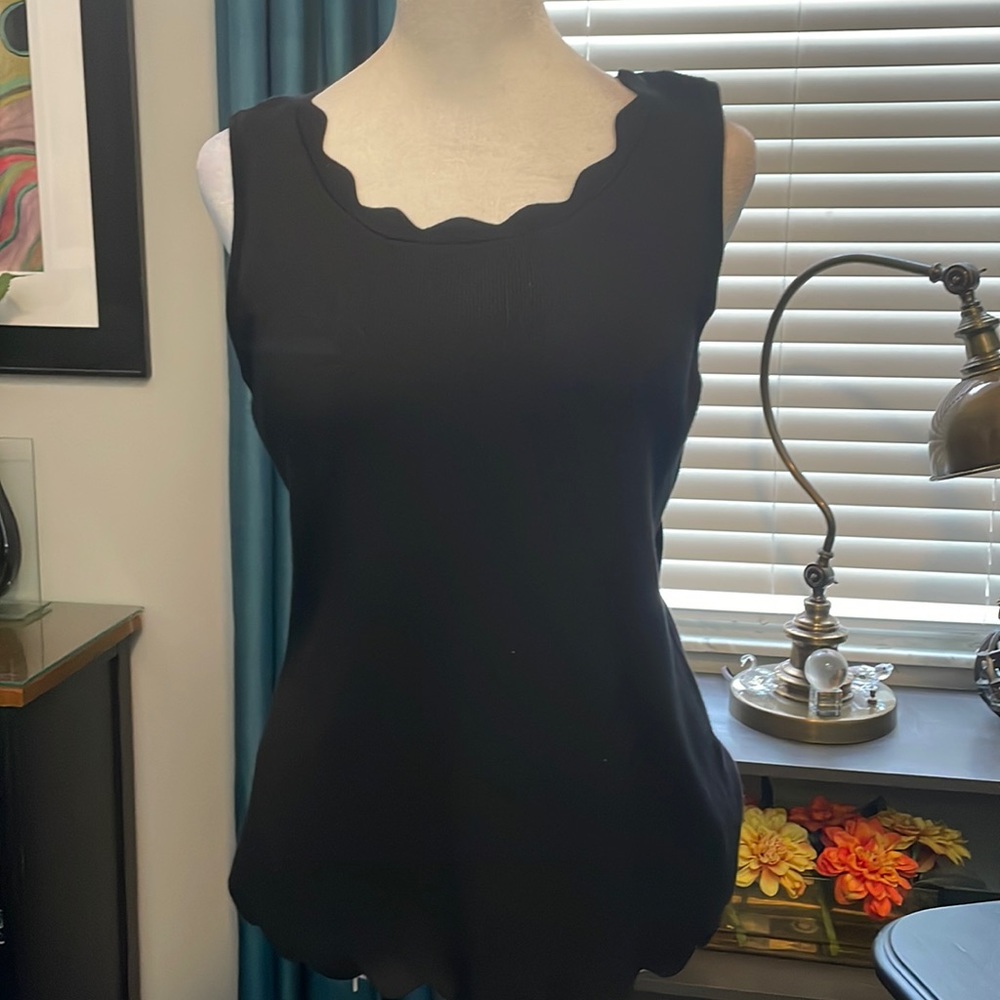 Sleeveless mock turtle neck stretch top
